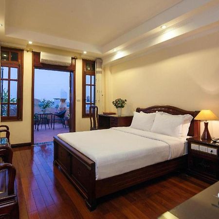 Lucky 3 Hotel & Travel Hanoi Exterior photo