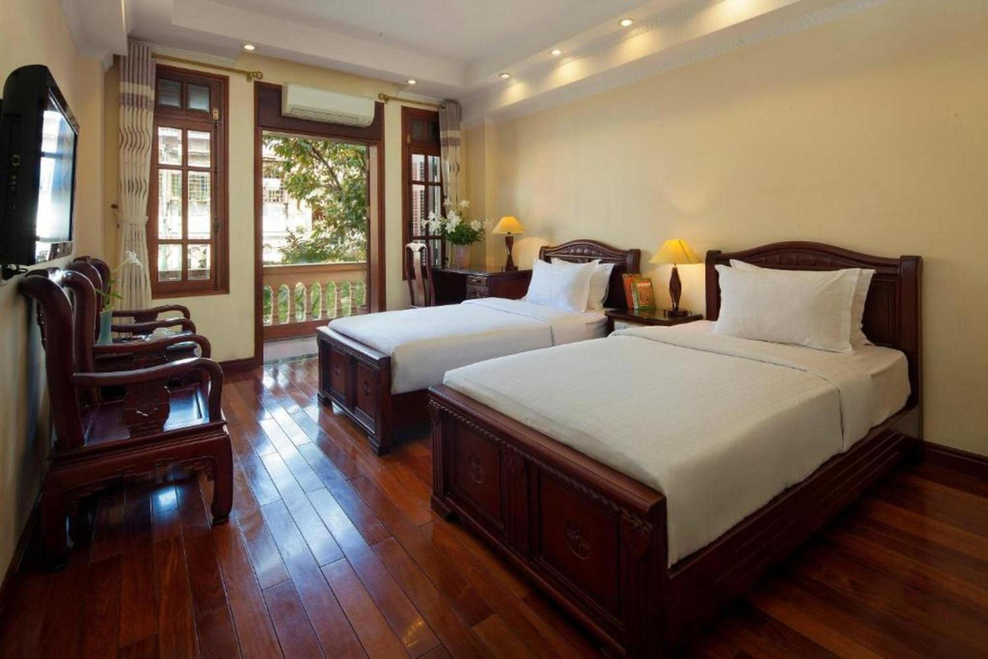 Lucky 3 Hotel & Travel Hanoi Exterior photo
