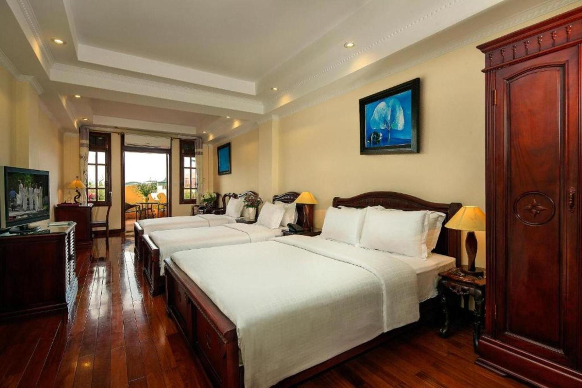 Lucky 3 Hotel & Travel Hanoi Exterior photo