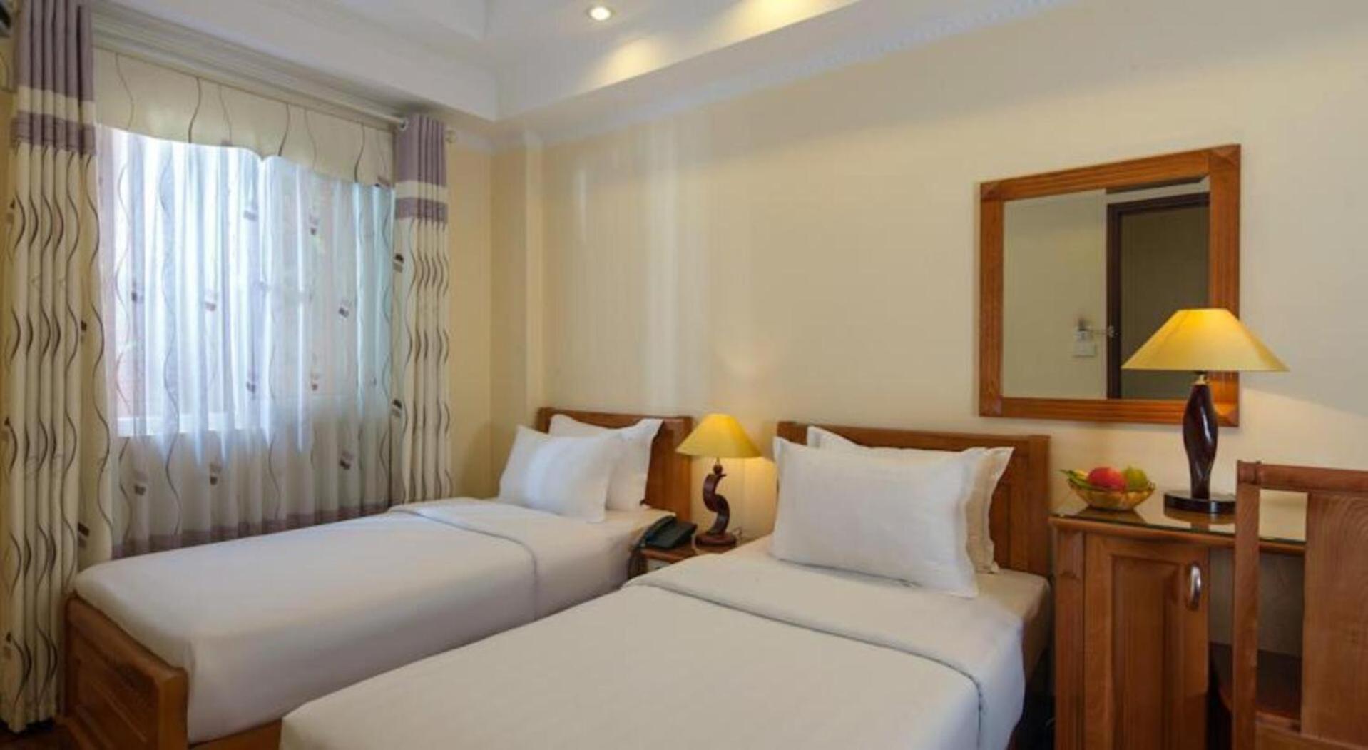 Lucky 3 Hotel & Travel Hanoi Exterior photo