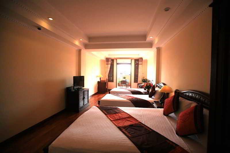 Lucky 3 Hotel & Travel Hanoi Exterior photo