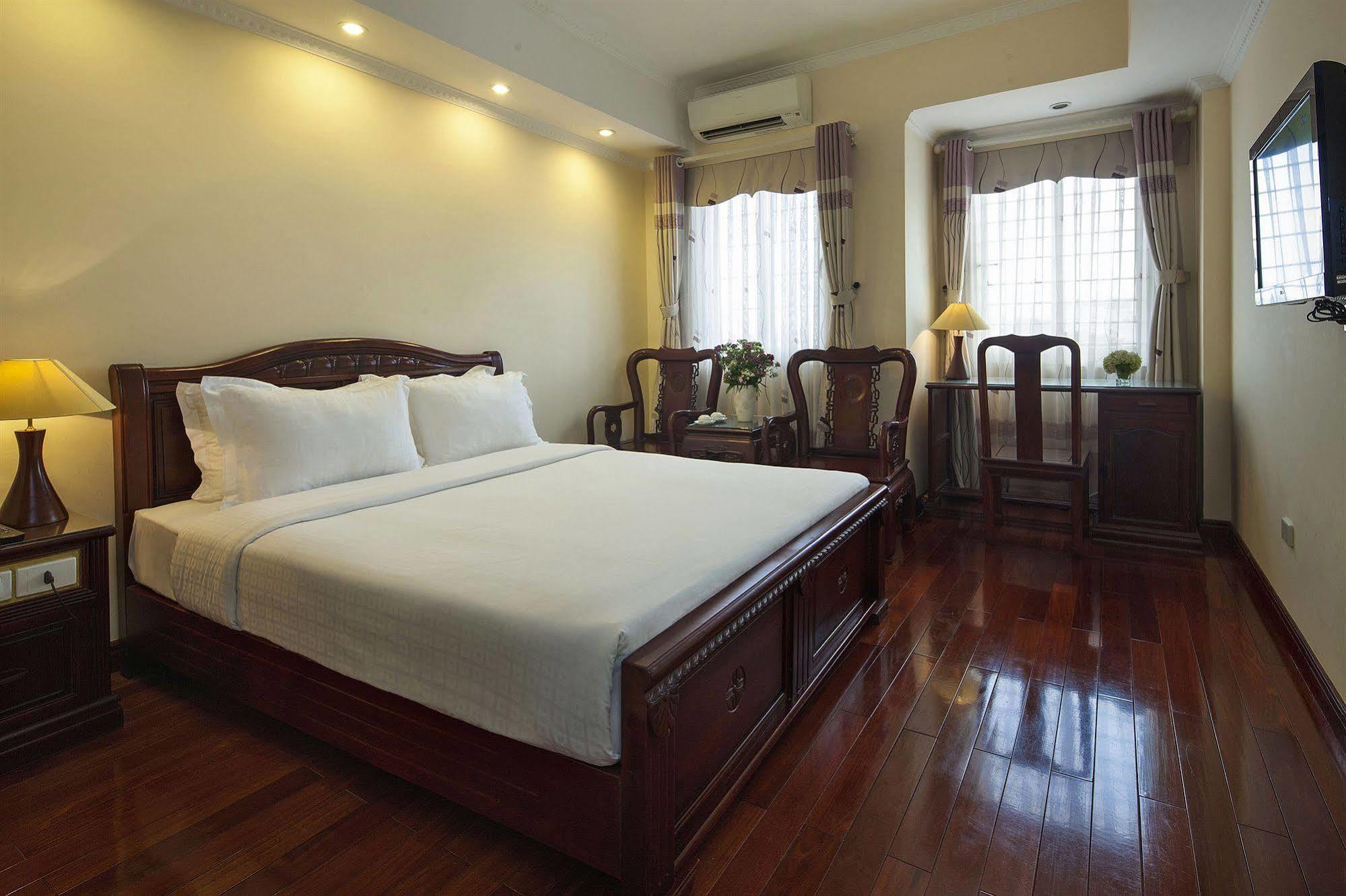 Lucky 3 Hotel & Travel Hanoi Exterior photo